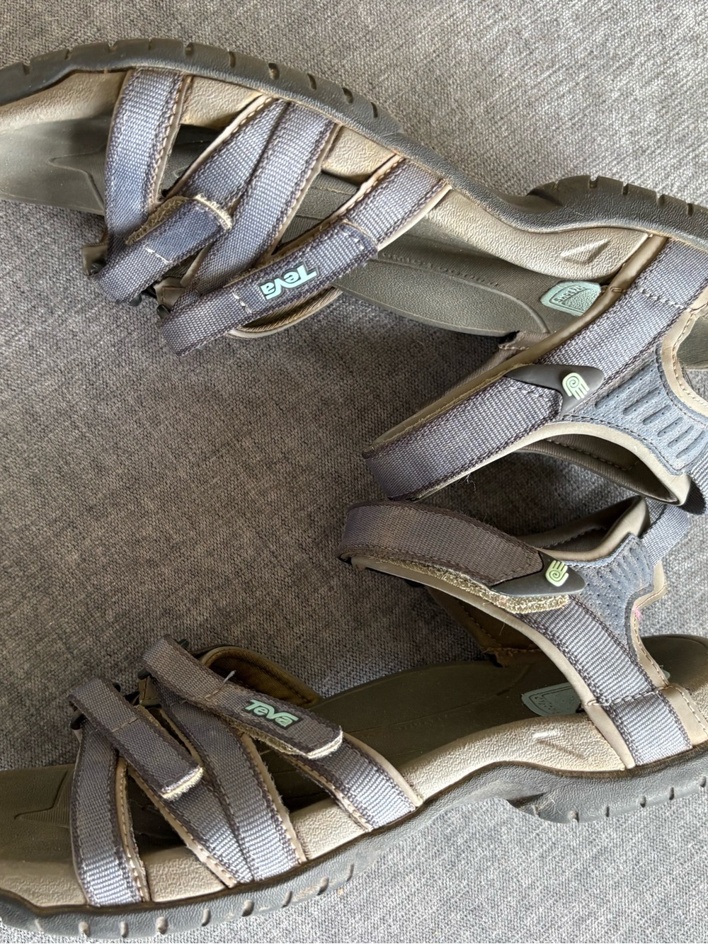 Teva Tirra Women’s Sandals – Size 8 – Gray/blue
